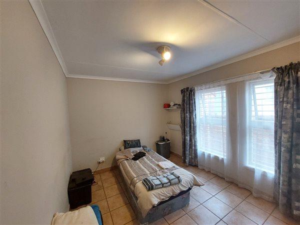 To Let 2 Bedroom Property for Rent in Die Hoewes Gauteng