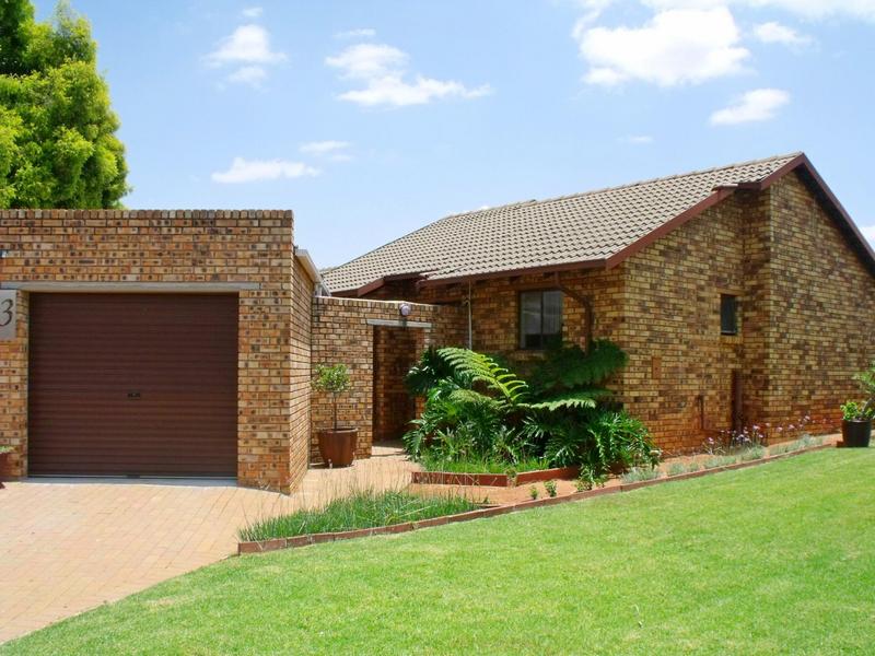 4 Bedroom Property for Sale in Van Riebeeck Park Gauteng