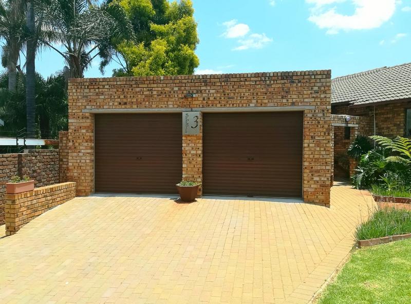 4 Bedroom Property for Sale in Van Riebeeck Park Gauteng