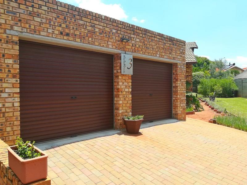 4 Bedroom Property for Sale in Van Riebeeck Park Gauteng