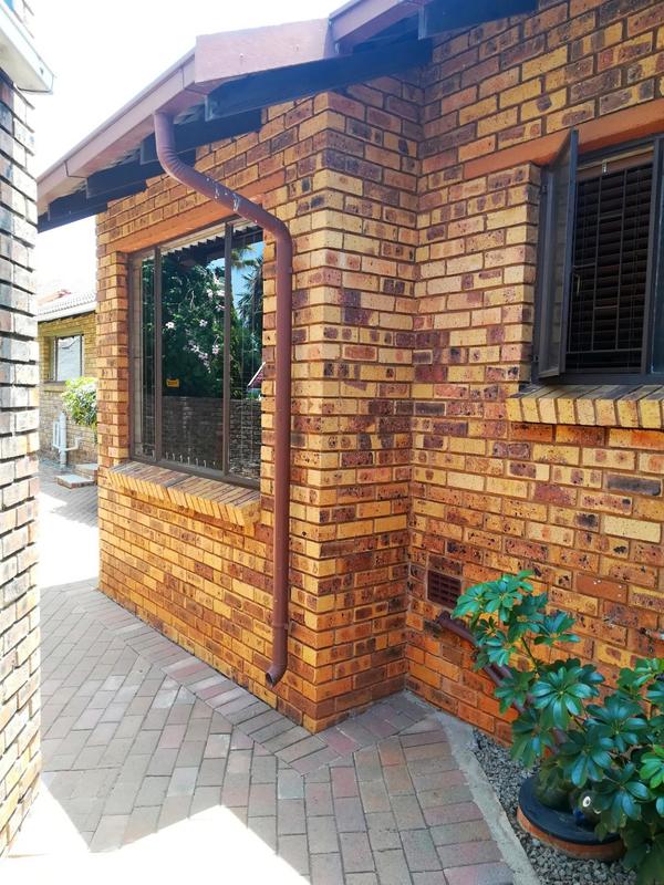 4 Bedroom Property for Sale in Van Riebeeck Park Gauteng