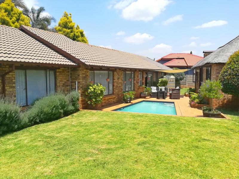4 Bedroom Property for Sale in Van Riebeeck Park Gauteng