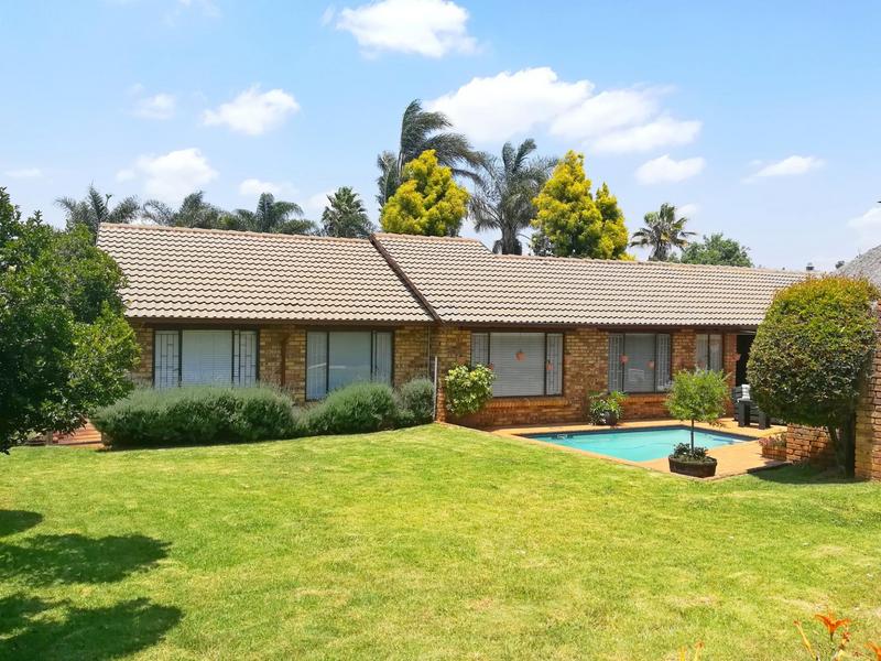4 Bedroom Property for Sale in Van Riebeeck Park Gauteng