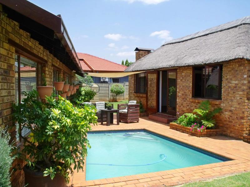 4 Bedroom Property for Sale in Van Riebeeck Park Gauteng