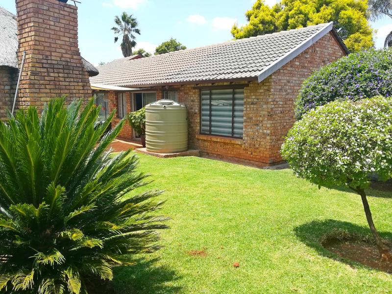 4 Bedroom Property for Sale in Van Riebeeck Park Gauteng