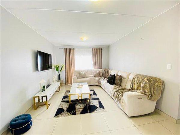 2 Bedroom Property for Sale in Blue Hills Gauteng