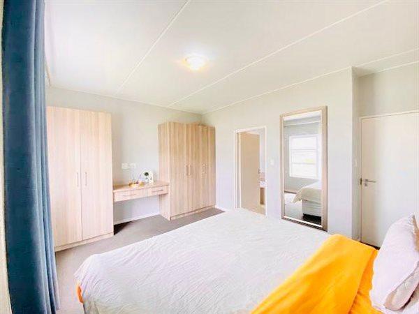 2 Bedroom Property for Sale in Blue Hills Gauteng