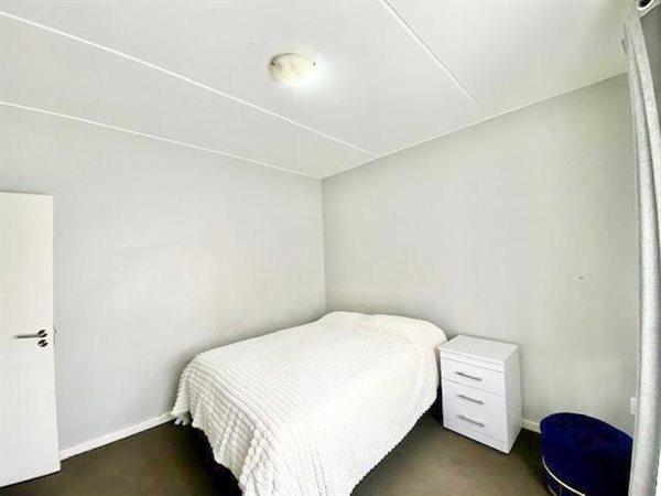 2 Bedroom Property for Sale in Blue Hills Gauteng