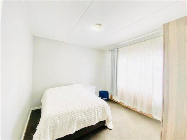 2 Bedroom Property for Sale in Blue Hills Gauteng