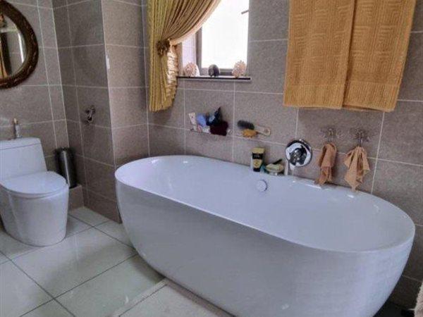 3 Bedroom Property for Sale in Carlswald Gauteng