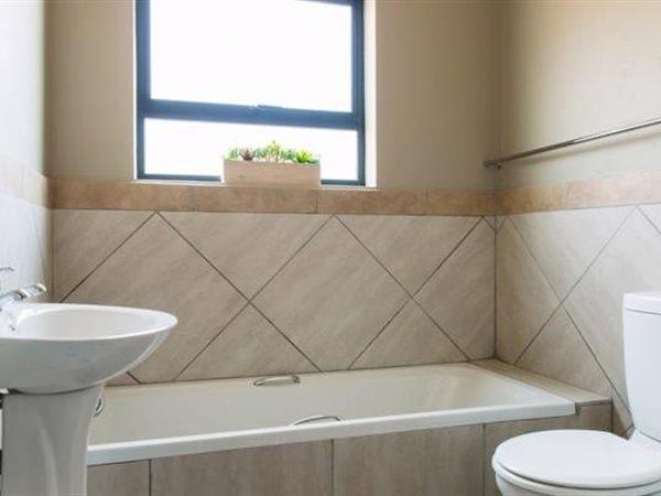 3 Bedroom Property for Sale in Glen Austin Gauteng