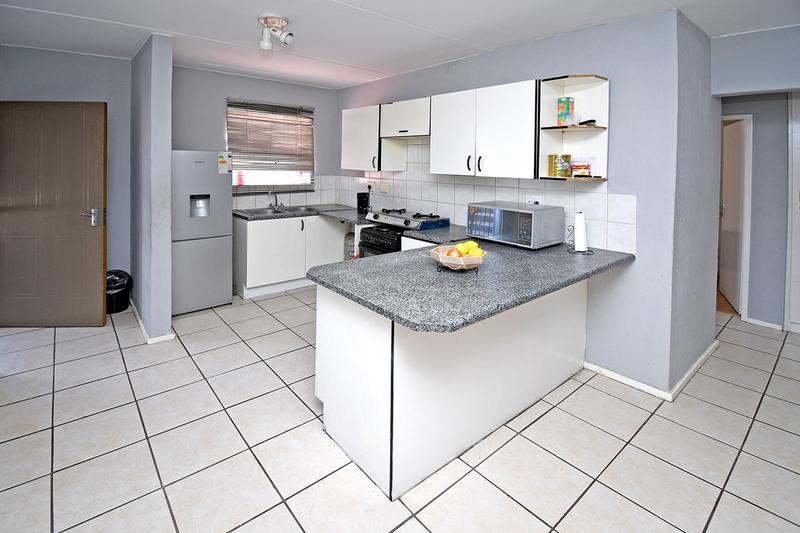 2 Bedroom Property for Sale in Vorna Valley Gauteng