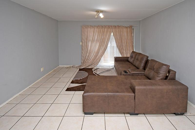 2 Bedroom Property for Sale in Vorna Valley Gauteng