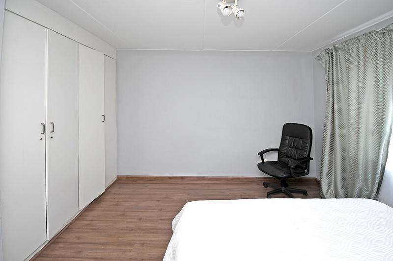 2 Bedroom Property for Sale in Vorna Valley Gauteng