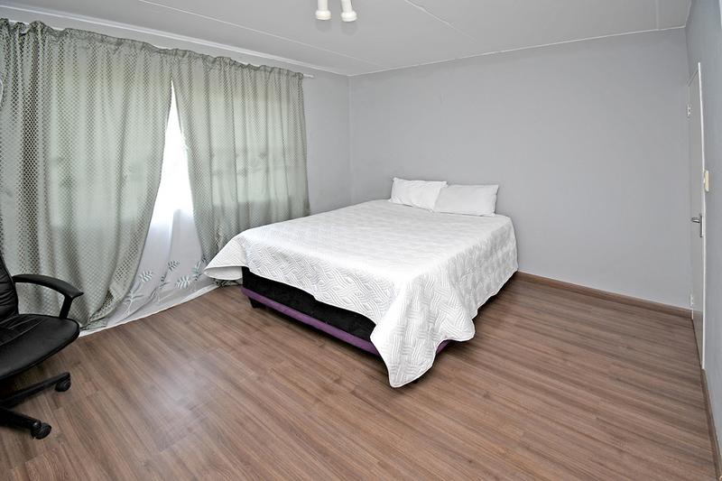 2 Bedroom Property for Sale in Vorna Valley Gauteng