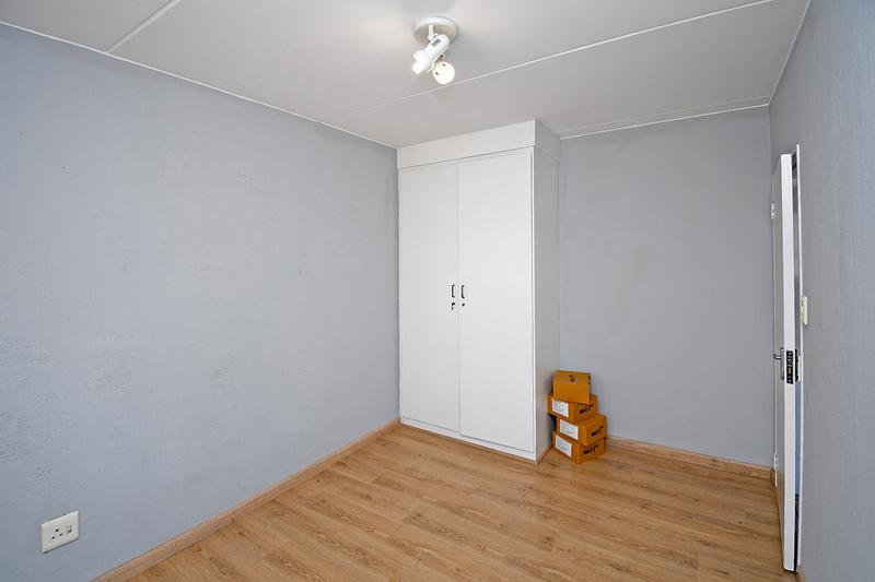 2 Bedroom Property for Sale in Vorna Valley Gauteng