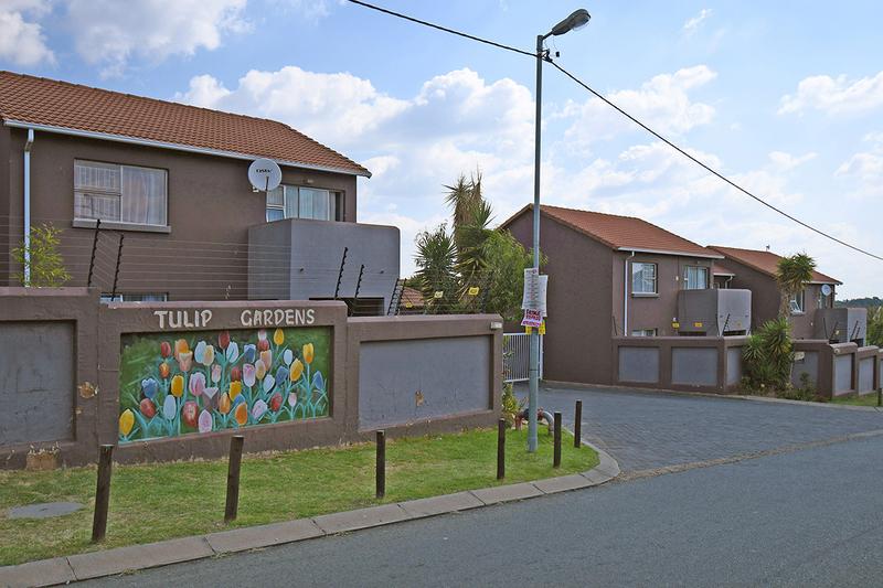 2 Bedroom Property for Sale in Vorna Valley Gauteng