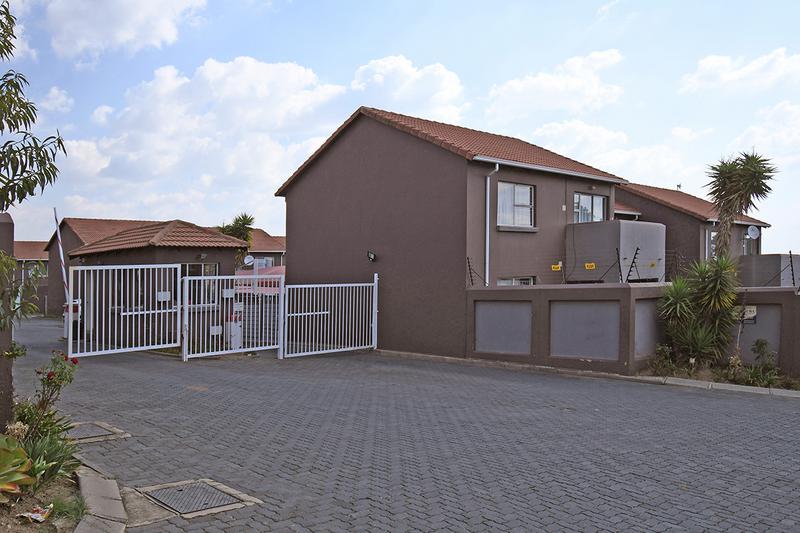 2 Bedroom Property for Sale in Vorna Valley Gauteng