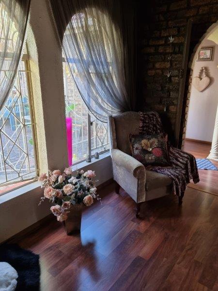 4 Bedroom Property for Sale in Petersfield Gauteng