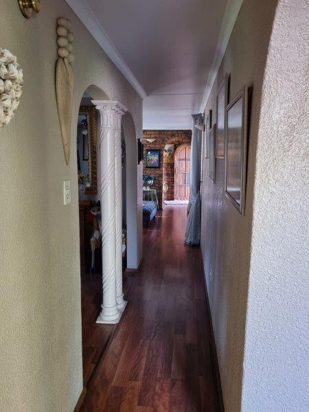 4 Bedroom Property for Sale in Petersfield Gauteng