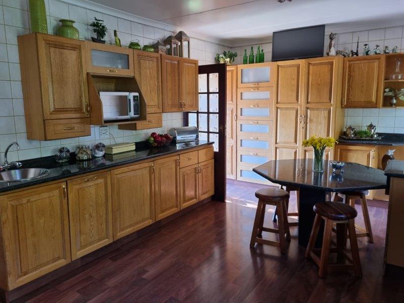 4 Bedroom Property for Sale in Petersfield Gauteng