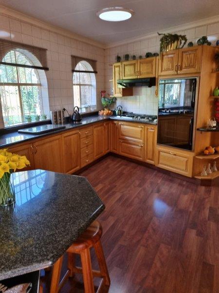 4 Bedroom Property for Sale in Petersfield Gauteng