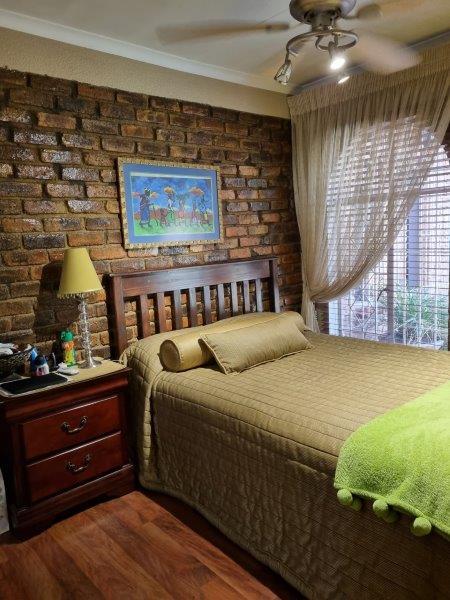 4 Bedroom Property for Sale in Petersfield Gauteng