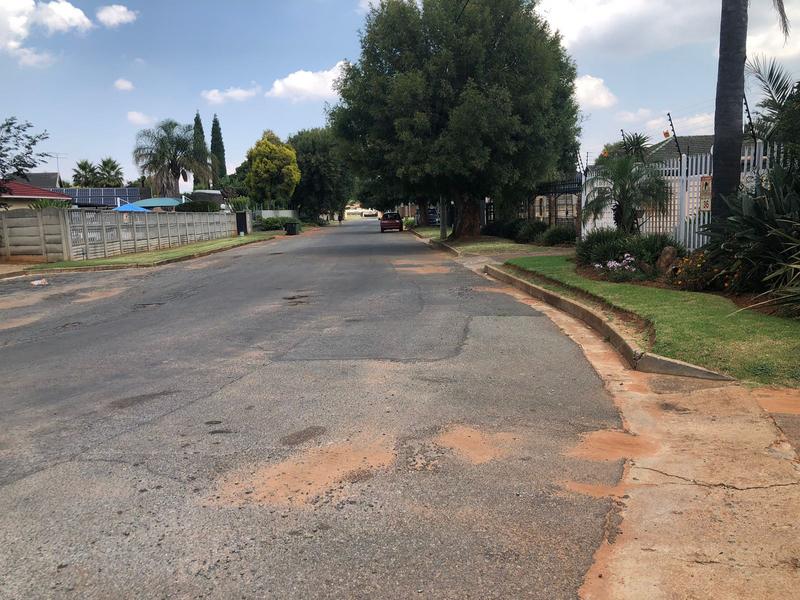 4 Bedroom Property for Sale in Birchleigh Gauteng