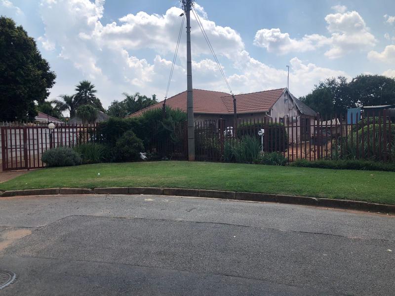 4 Bedroom Property for Sale in Birchleigh Gauteng