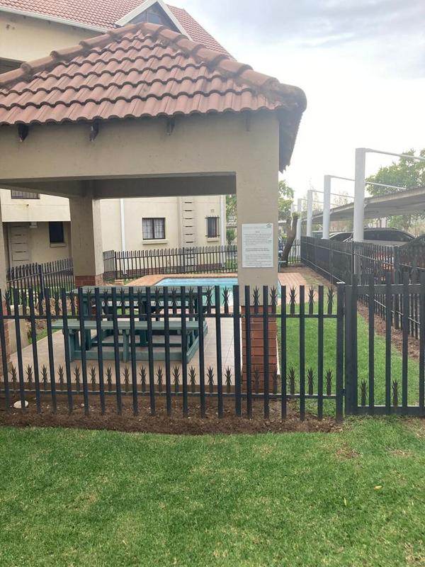 2 Bedroom Property for Sale in Kosmosdal Gauteng