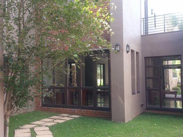 To Let 8 Bedroom Property for Rent in Melrose Gauteng