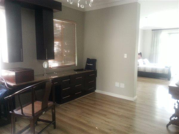 To Let 8 Bedroom Property for Rent in Melrose Gauteng