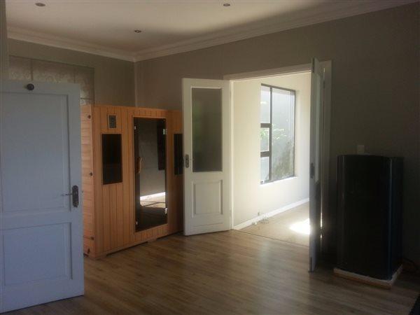 To Let 8 Bedroom Property for Rent in Melrose Gauteng