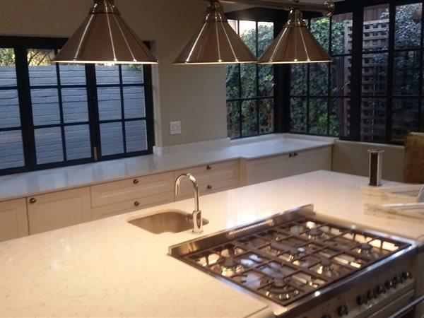 To Let 3 Bedroom Property for Rent in Parktown North Gauteng