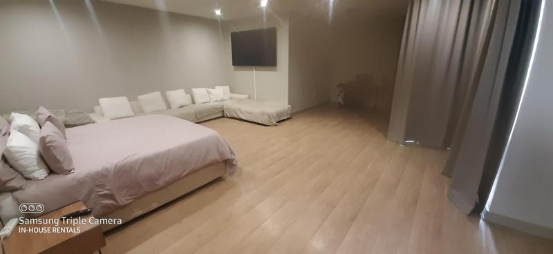 To Let 4 Bedroom Property for Rent in Atholl Gauteng