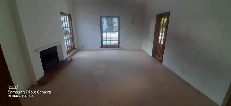 4 Bedroom Property for Sale in Benmore Gardens Gauteng