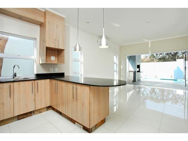 To Let 4 Bedroom Property for Rent in Bryanston East Gauteng