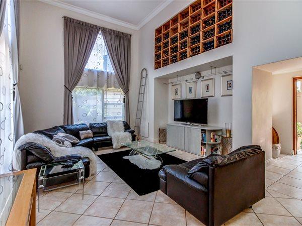 To Let 3 Bedroom Property for Rent in River Club Gauteng