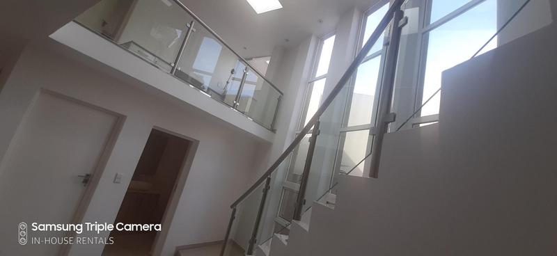 3 Bedroom Property for Sale in Sandhurst Gauteng