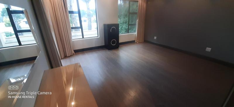 To Let 5 Bedroom Property for Rent in Khyber Rock Gauteng