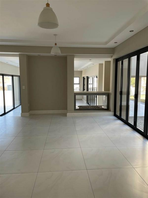 5 Bedroom Property for Sale in Waterfall Country Estate Gauteng