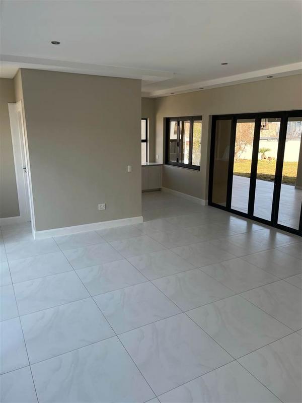 5 Bedroom Property for Sale in Waterfall Country Estate Gauteng
