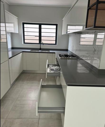 To Let 3 Bedroom Property for Rent in Waterfall Gauteng