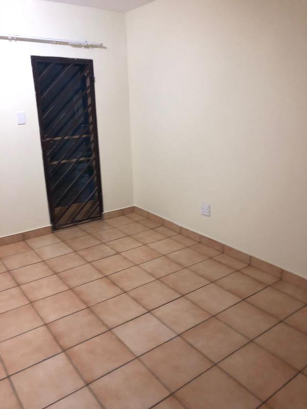 2 Bedroom Property for Sale in Crystal Park Gauteng