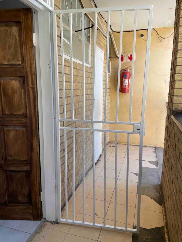 To Let 1 Bedroom Property for Rent in Yeoville Gauteng