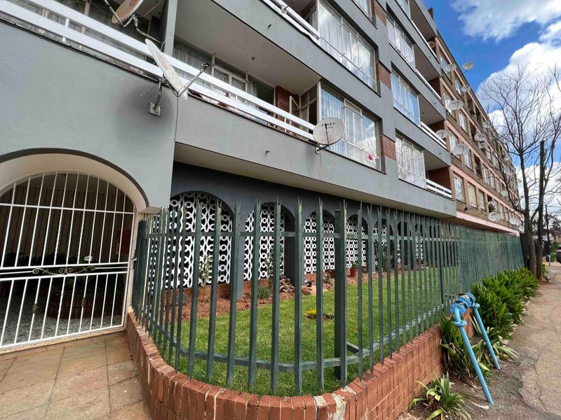 To Let 1 Bedroom Property for Rent in Yeoville Gauteng
