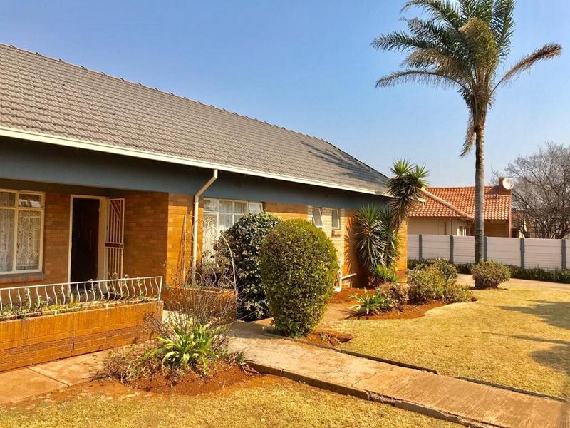 7 Bedroom Property for Sale in Rhodesfield Gauteng