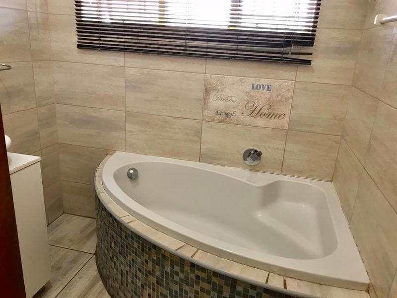 7 Bedroom Property for Sale in Rhodesfield Gauteng