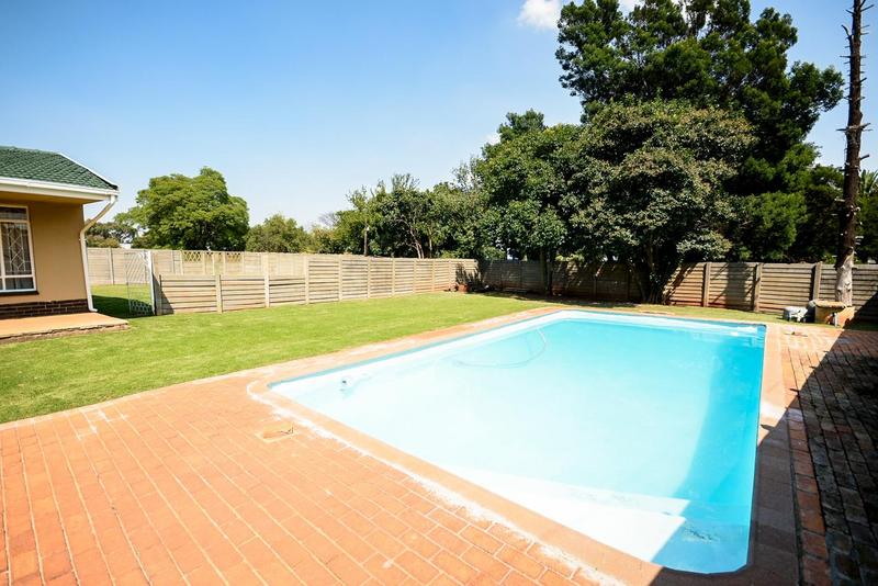 15 Bedroom Property for Sale in Rhodesfield Gauteng