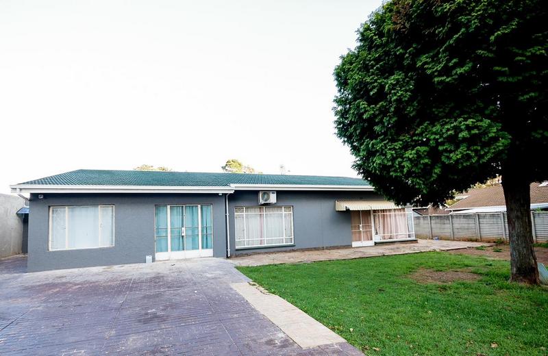 15 Bedroom Property for Sale in Rhodesfield Gauteng